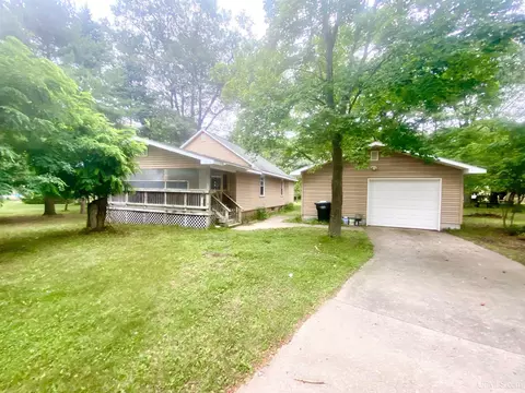 417 29th, Gladstone, MI 49837