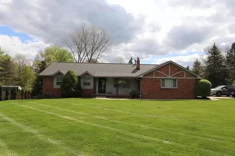 8389 Manchester, Grand Blanc, MI 48439