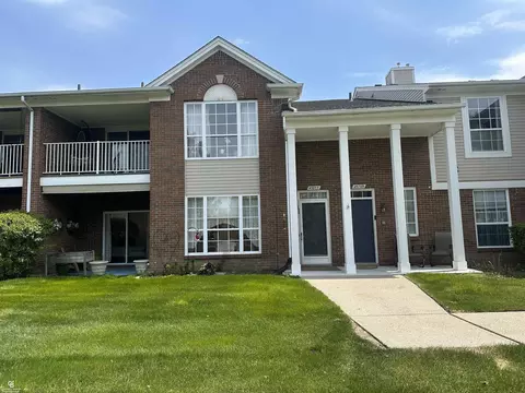 45805 Heather Rdg, Macomb, MI 48044