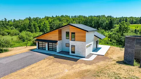 22109 River Trl, Houghton, MI 49931