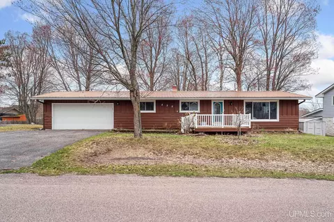 235 S Rose, Ishpeming, MI 49849