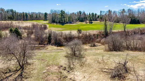 22089 River Trl, Houghton, MI 49931