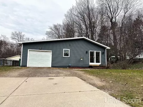 819 Clark, Marquette, MI 49855