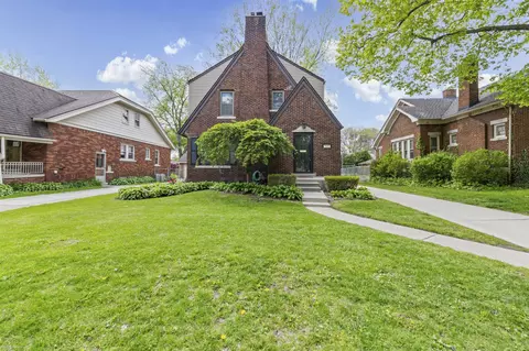 847 University, Grosse Pointe, MI 48230