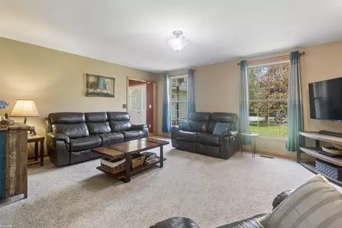 Living - 6527 Genaw, Algonac, MI 48001 photo 2 of 2