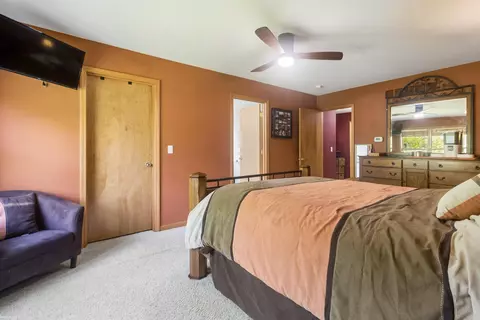 Bedroom - 6527 Genaw, Algonac, MI 48001 photo 2 of 4