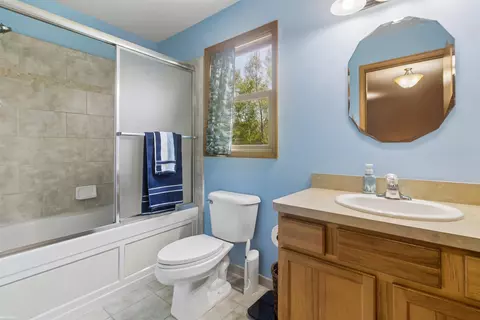 Bath - 6527 Genaw, Algonac, MI 48001 photo 3 of 3
