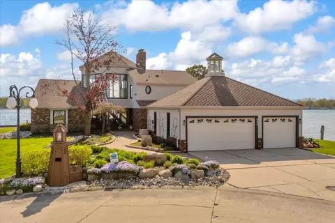 Exterior - 523 Lathrop, Algonac, MI 48001 photo 4 of 15