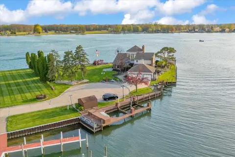 523 Lathrop, Algonac, MI 48001