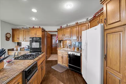 Kitchen - 523 Lathrop, Algonac, MI 48001 photo 9 of 11