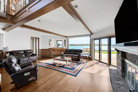 Living - 523 Lathrop, Algonac, MI 48001 photo 3 of 8