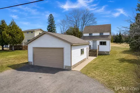 50802 N Mesnard Location, Hancock, MI 49930