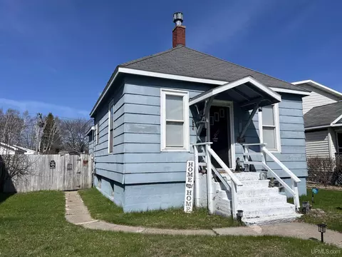 525 N 18th, Escanaba, MI 49829