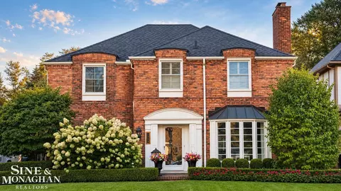 1043 Whittier, Grosse Pointe Park, MI 48230