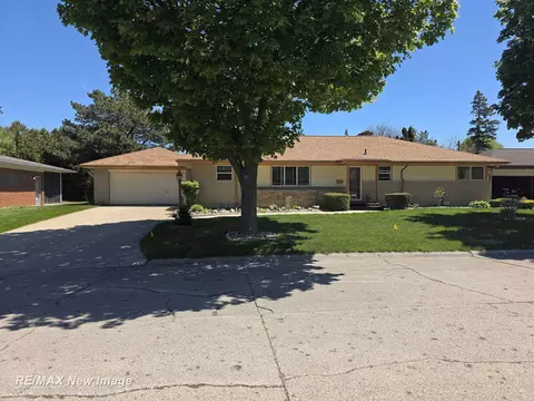 77 Elmview, Saginaw, MI 48602