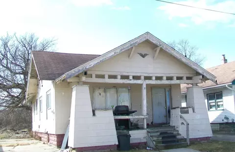 205 W Eddington, Flint, MI 48503