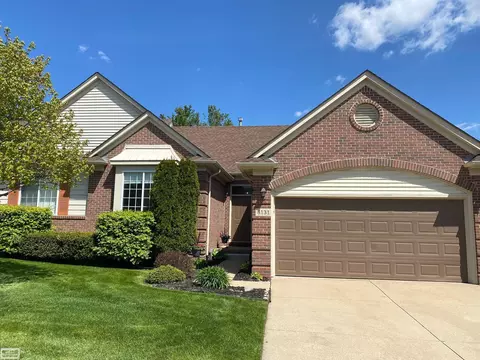 8131 Huntington Rdg, Washington, MI 48094