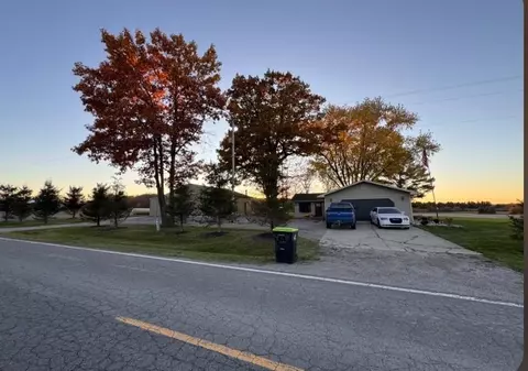 11717 N Whiteville, Farwell, MI 48622