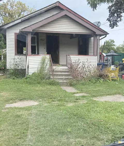 912 Lexington, Flint, MI 48507