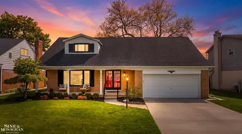 641 Blairmoor, Grosse Pointe Woods, MI 48236