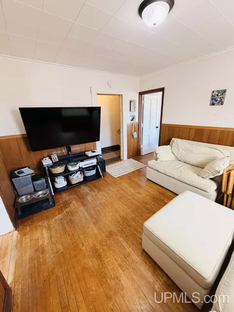 Living - 309311 Maple, Ishpeming, MI 49849 photo 6 of 6