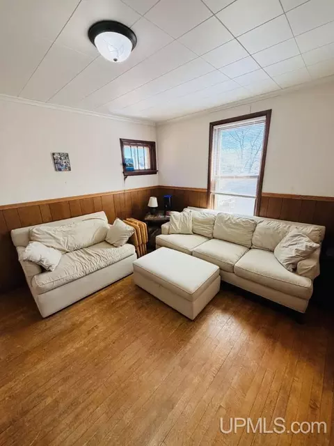 Living - 309311 Maple, Ishpeming, MI 49849 photo 5 of 6