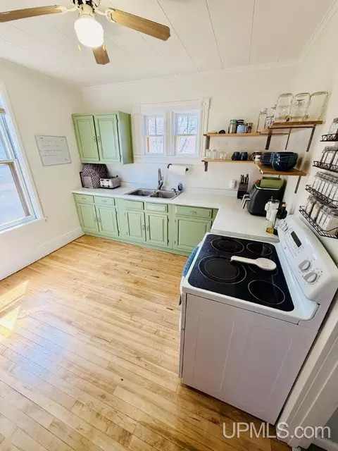 Kitchen - 309311 Maple, Ishpeming, MI 49849 photo 5 of 7