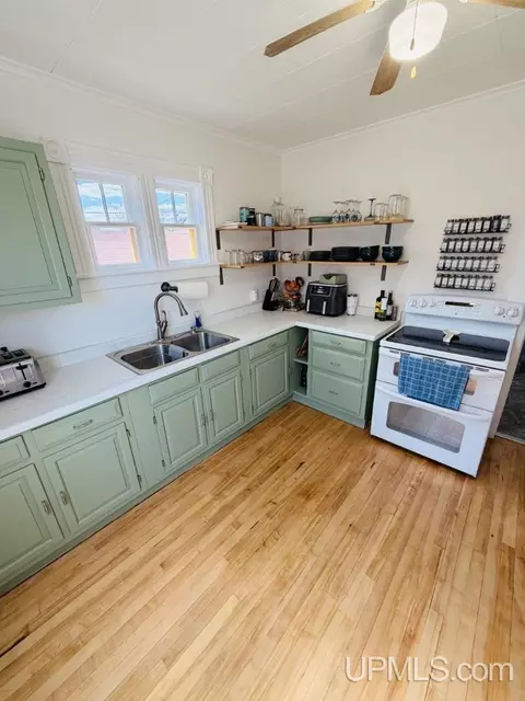 Kitchen - 309311 Maple, Ishpeming, MI 49849 photo 7 of 7