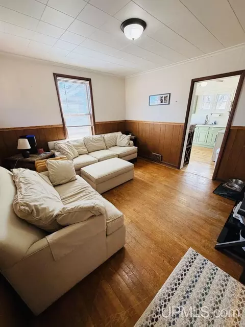 Living - 309311 Maple, Ishpeming, MI 49849 photo 4 of 6