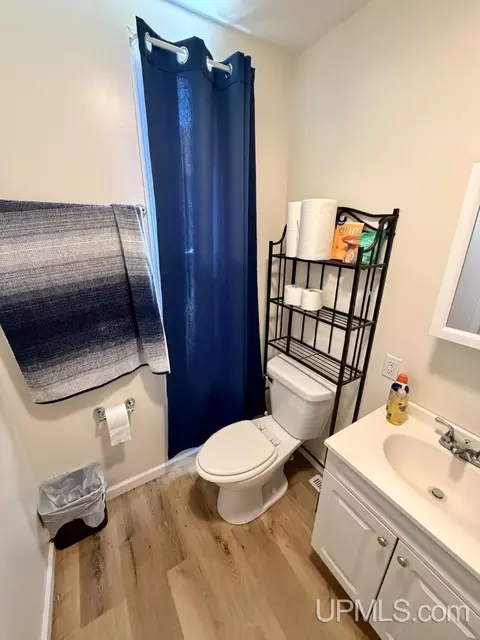 Bath - 309311 Maple, Ishpeming, MI 49849 photo 2 of 5