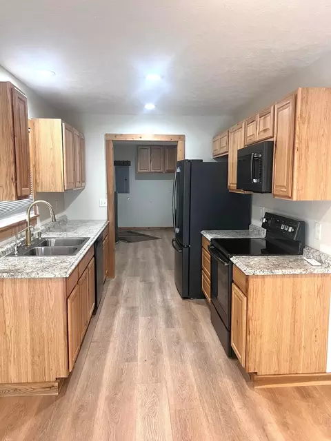 Kitchen - 775 E Beard, Perry, MI 48872 photo 10 of 10