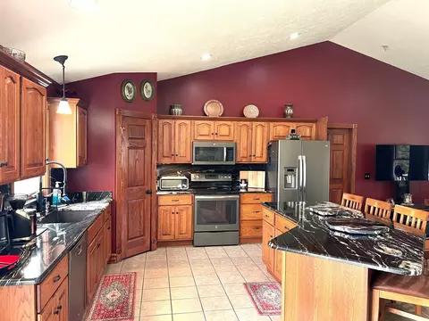 Kitchen - 775 E Beard, Perry, MI 48872 photo 4 of 10