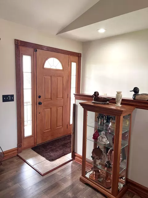 Entry Way - 775 E Beard, Perry, MI 48872 photo 1 of 1