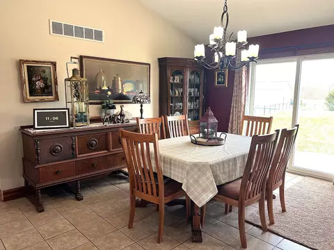 Dining - 775 E Beard, Perry, MI 48872 photo 1 of 2