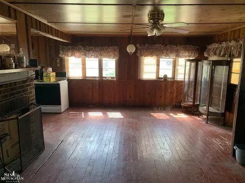 Living - 3103 10th, Monroe, MI 48162 photo 2 of 2