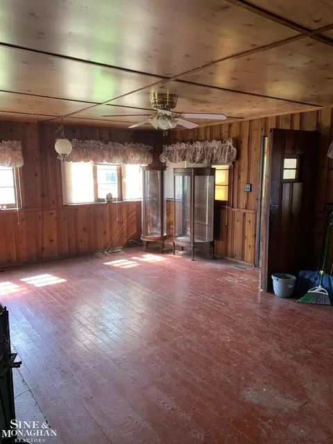 Living - 3103 10th, Monroe, MI 48162 photo 1 of 2