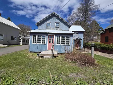 20904 E 2nd, Hancock, MI 49930