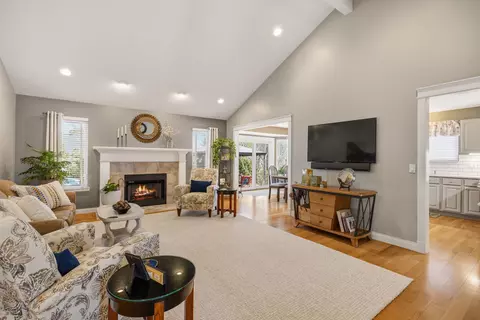 Living - 22465 Bluewater, Macomb, MI 48044 photo 1 of 3