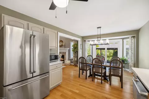 Dining - 22465 Bluewater, Macomb, MI 48044 photo 1 of 3