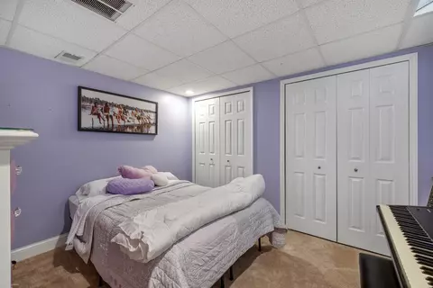Bedroom - 22465 Bluewater, Macomb, MI 48044 photo 5 of 6