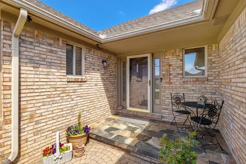 Exterior - 22465 Bluewater, Macomb, MI 48044 photo 2 of 16