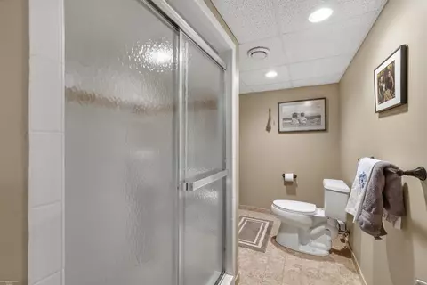 Bath - 22465 Bluewater, Macomb, MI 48044 photo 4 of 5