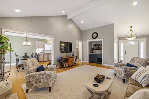 Living - 22465 Bluewater, Macomb, MI 48044 photo 3 of 3