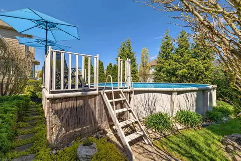 Exterior - 22465 Bluewater, Macomb, MI 48044 photo 6 of 16