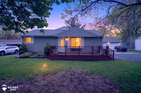 6120 Surrey, Burton, MI 48519