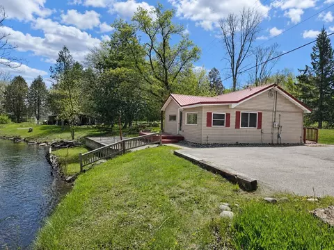 2339 E Ludington, Farwell, MI 48622