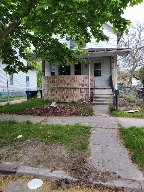 239 N Monroe, Bay City, MI 48708