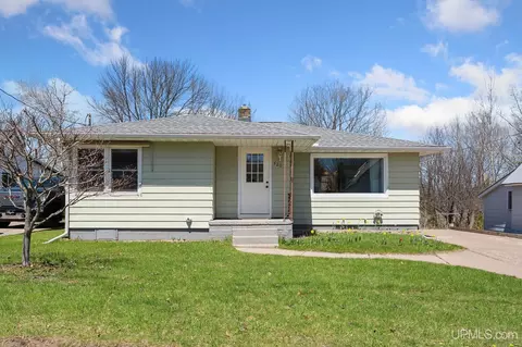 420 Mcmillan, Marquette, MI 49855