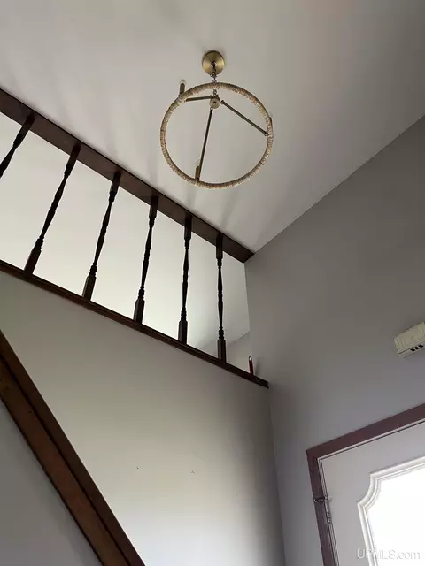 Entry Way - 1640 Glenwood, Ishpeming, MI 49849 photo 5 of 6
