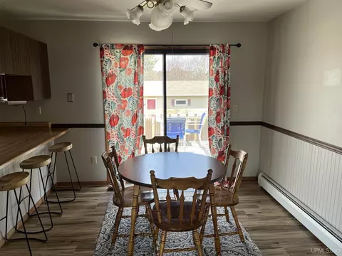 Dining - 1640 Glenwood, Ishpeming, MI 49849 photo 1 of 1